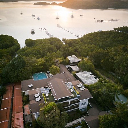 The Funny Lion - Coron Hotel Exterior photo