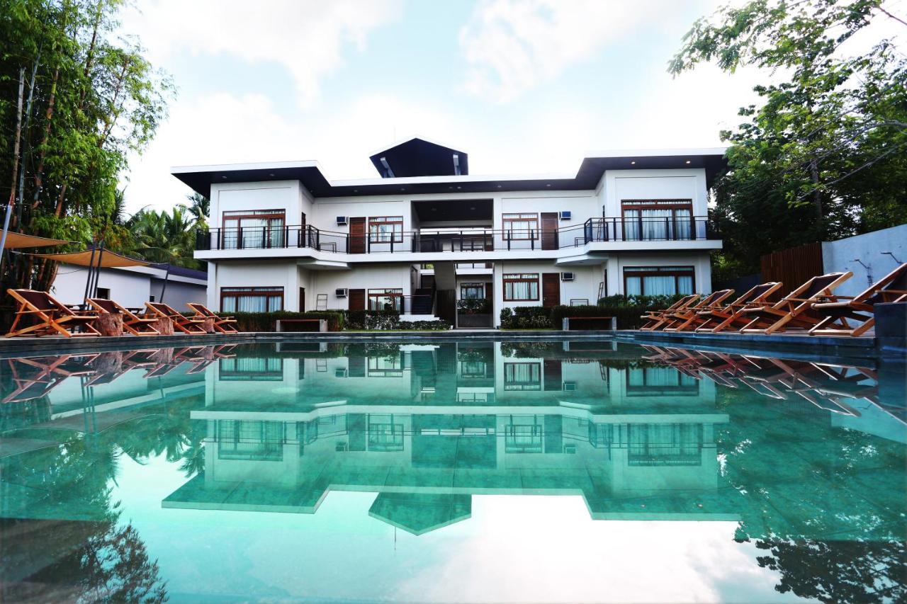 The Funny Lion - Coron Hotel Exterior photo