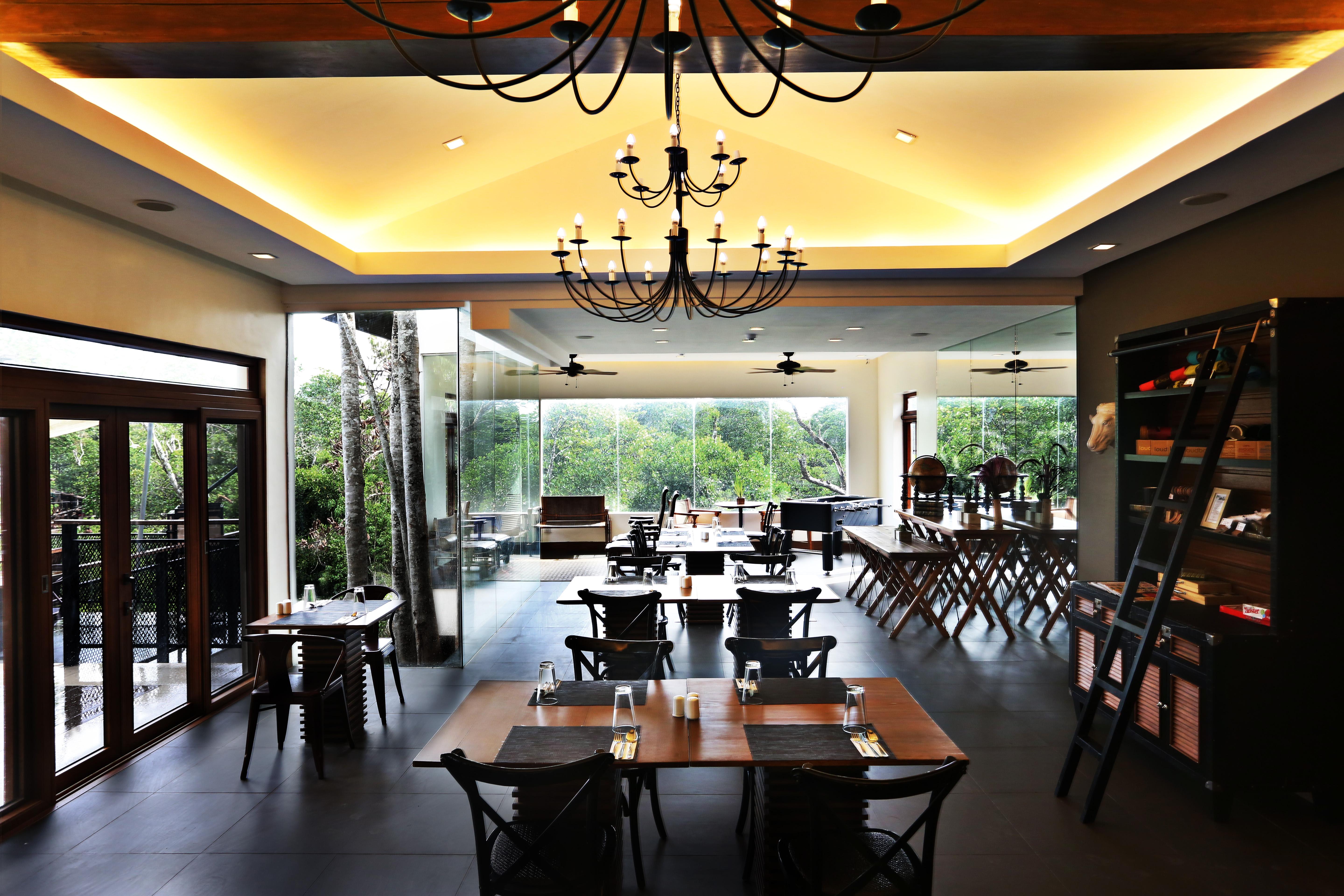 The Funny Lion - Coron Hotel Exterior photo