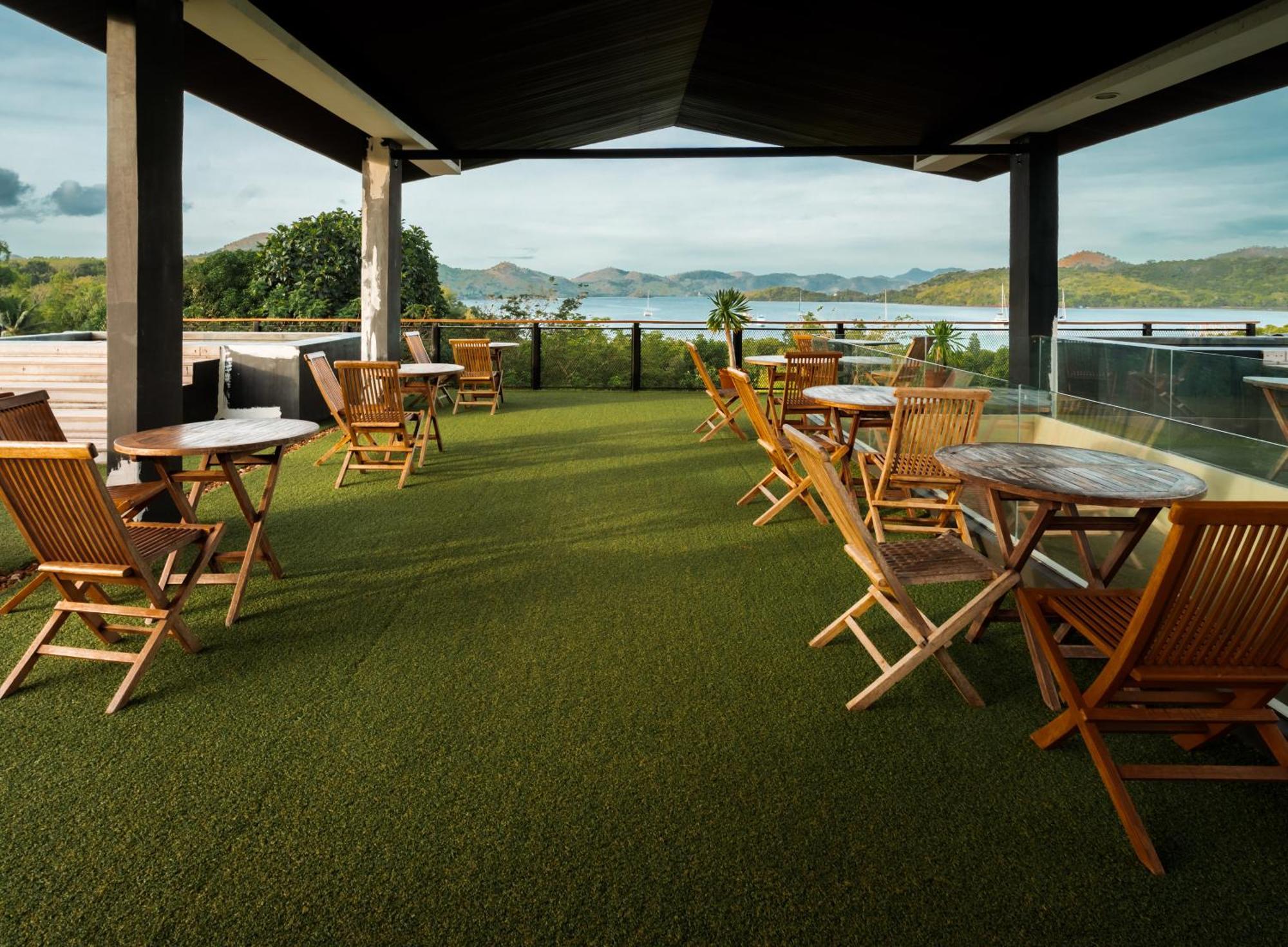 The Funny Lion - Coron Hotel Exterior photo