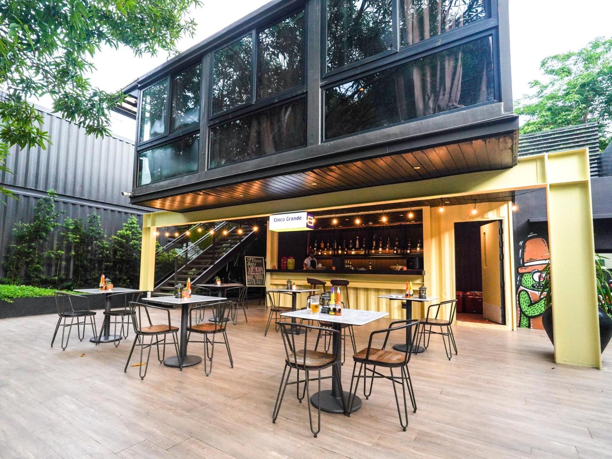 The Funny Lion - Coron Hotel Exterior photo