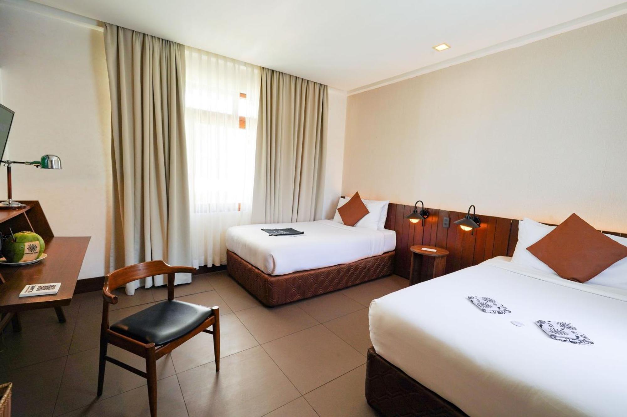 The Funny Lion - Coron Hotel Exterior photo