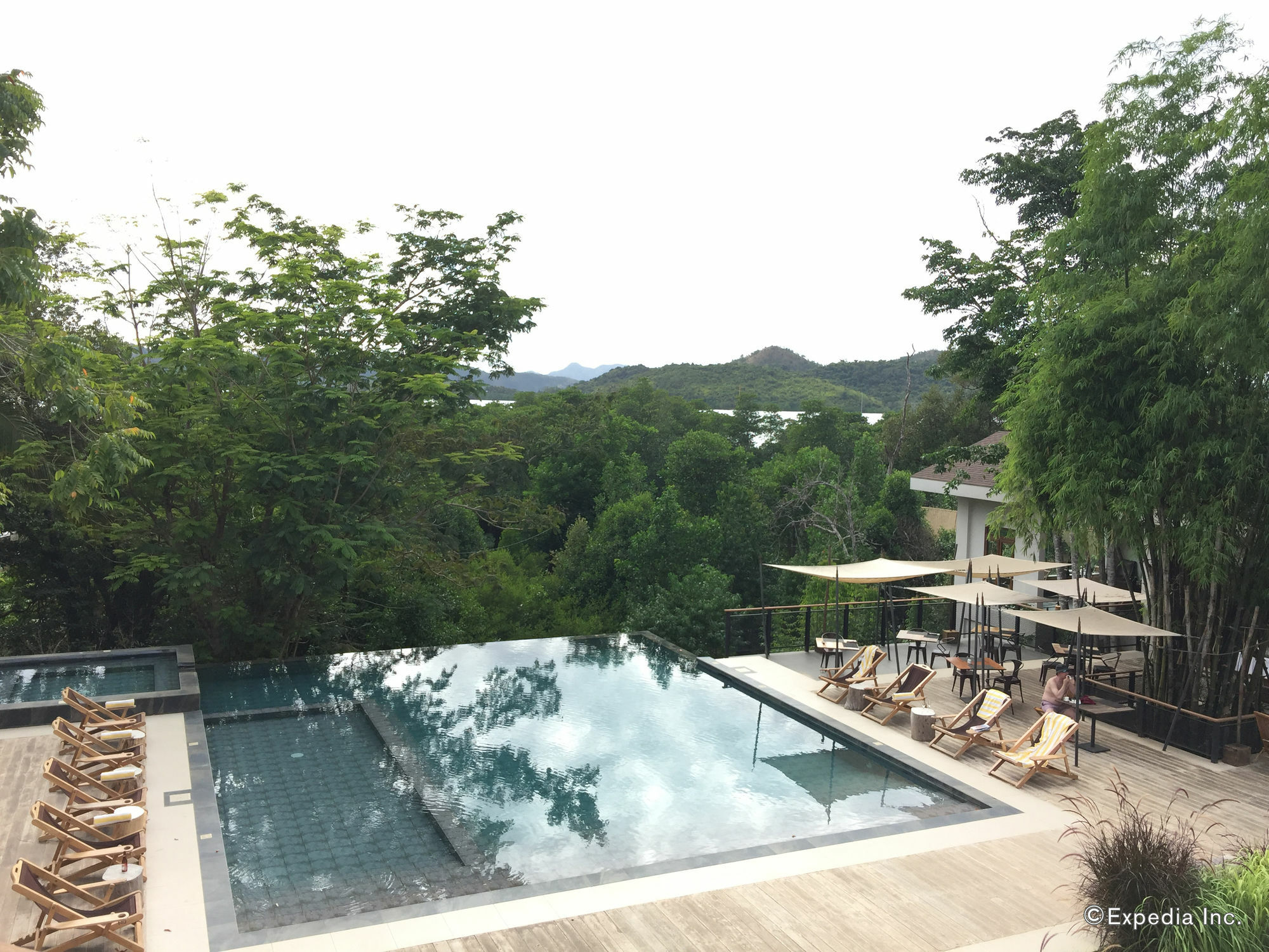 The Funny Lion - Coron Hotel Exterior photo