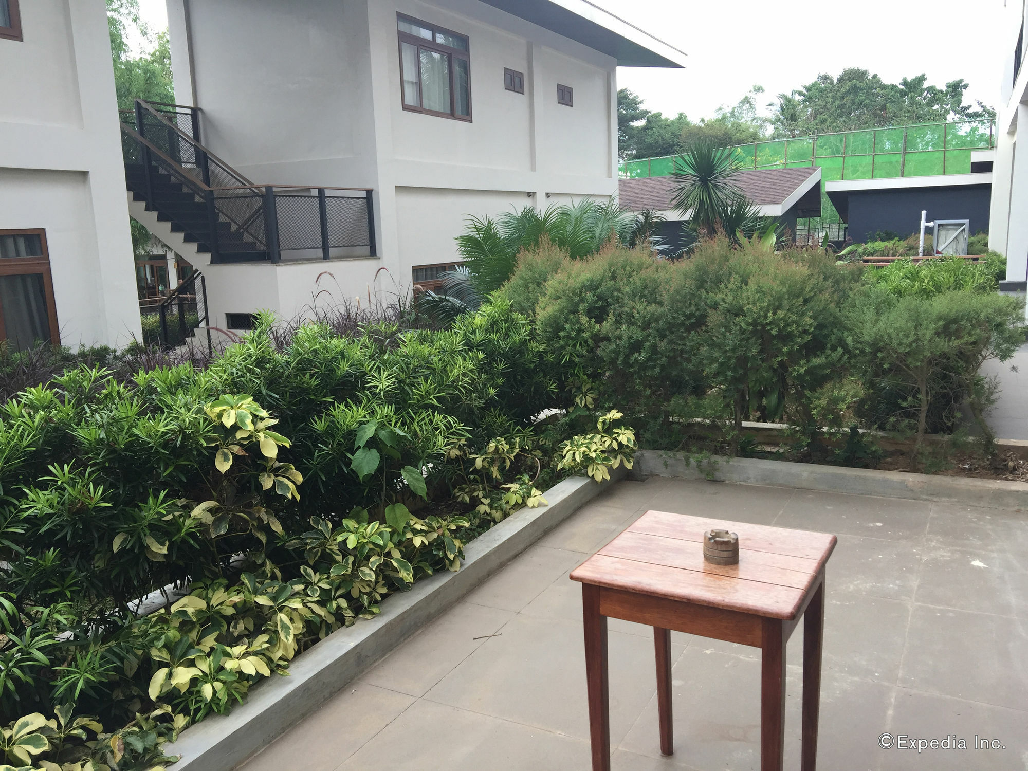 The Funny Lion - Coron Hotel Exterior photo